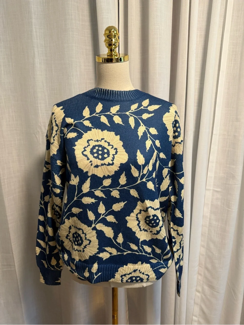 Blue and‎ white floral sweater
